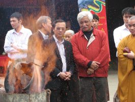Lễ tiến dâng Trống Đồng lên Khu di tích Yên Tử