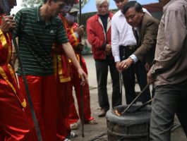Lễ tiến dâng Trống Đồng lên Khu di tích Yên Tử