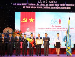Công ty Nước sạch Hà Đông đón nhận Huân chương Lao động hạng Nhì